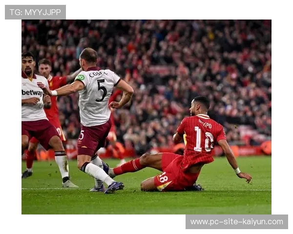 利物浦利用纵深优势频繁冲击后排，加克波前移极具效果